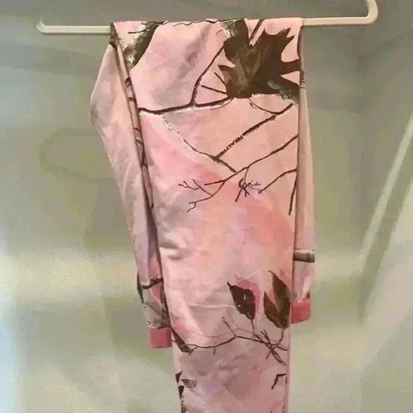 Women’s Realtree Pink Legging - Picture 1 of 1
